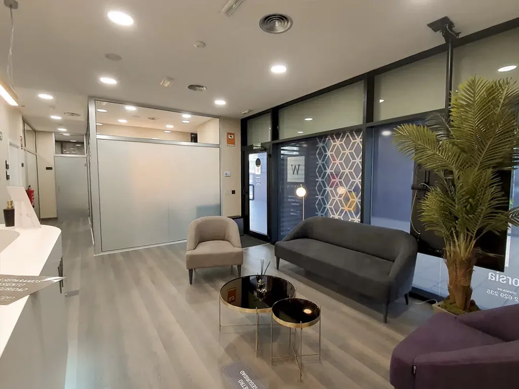 Sala de espera en clínica Dorsia Tenerife Sur